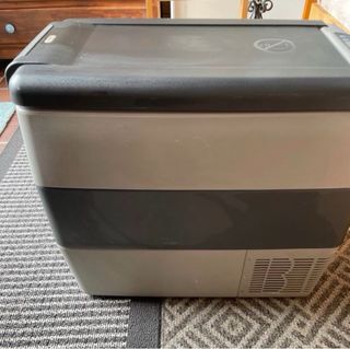 Nevera y Congelador Portátil Indel TB51A 12V/220V