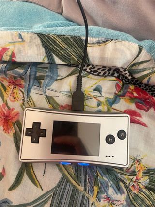 Nintendo Game Boy Advance Micro Plata + 7 Juegos