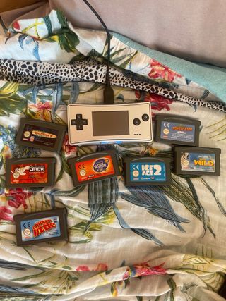 Nintendo Game Boy Advance Micro Plata + 7 Juegos
