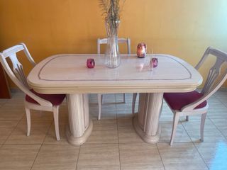 Mesa comedor extensible y 4 sillas