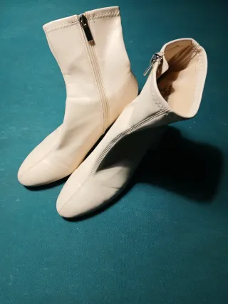 Botines crudo tacón cuadrado,no hago envios