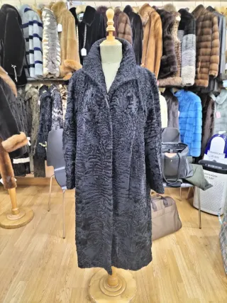 ABRIGO DE ASTRAKÀN COSTILLAR SUDAFRICANO NEGRO