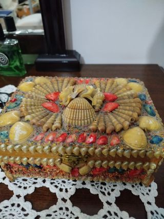 Portagioie con conchiglie Fatto a mano