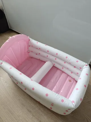 Bañera hinchable bebé rosa lunares