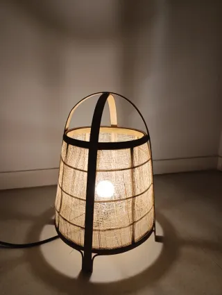 Lámpara de mesa bambú y yute