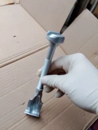 Gancio Cestello Ruota Scorta Saxo 106