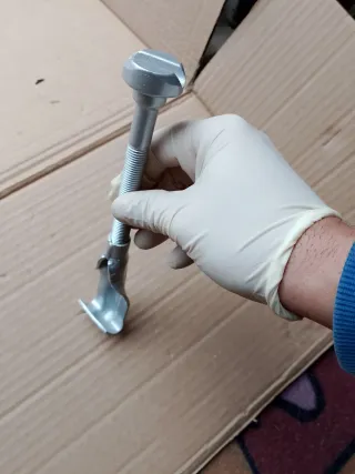 Gancio Cestello Ruota Scorta Saxo 106