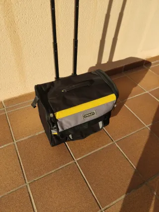 Bolsa de herramientas con ruedas Stanley
