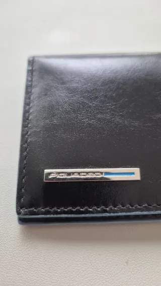 Cartera Piquadro sin usar. Envío certificado.