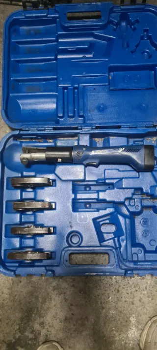 Prensadora multicapa Uponor