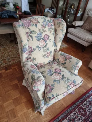 Butaca floral tela beige y morado