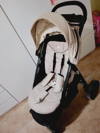 Silla de paseo Joie color beige