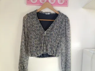 Blusa floral manga larga talla S