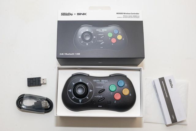 Mando Inalámbrico 8BitDo NEOGEO SNK