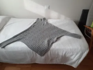Jersey poncho tejido gris talla única