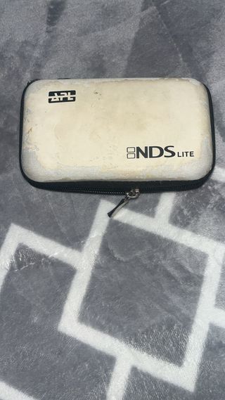 Nintendo Switch Lite Gris + Cargador + 2 Juegos