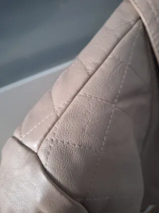 Cazadora estilo motero beige