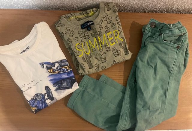 Lote 3 prendas: pantalón y 2 camisetas