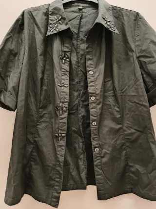 Camicia nera sagomata maniche corte Tg. L