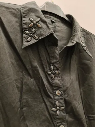 Camicia nera sagomata maniche corte Tg. L