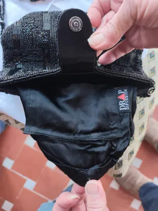 Bolso de hombro con pedrería