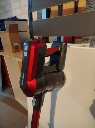 Aspiradora Akita Roja