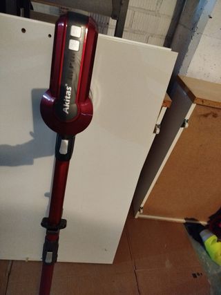 Aspiradora Akita Roja