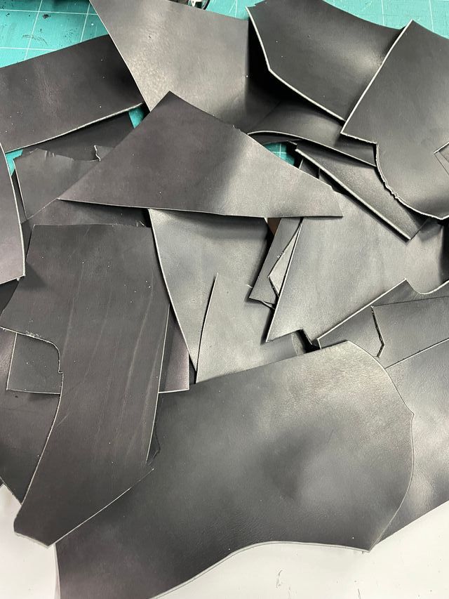 SET 1: Ritagli pelle vacchetta nero