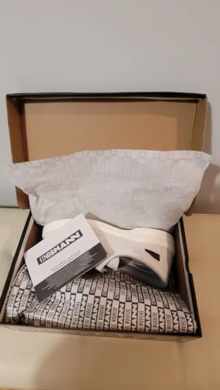 Zuecos Sanitarios Cerrados Kingsman Blancos