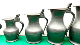 Juego 6 jarras peltre selladas S. XIX