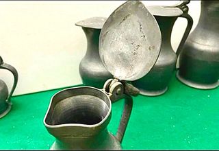 Juego 6 jarras peltre selladas S. XIX