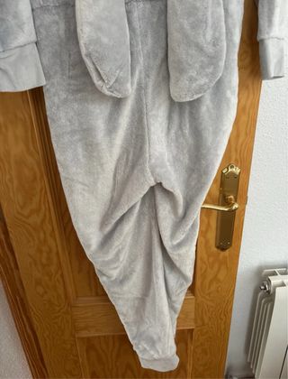 Pijama Oysho con capucha gris talla S