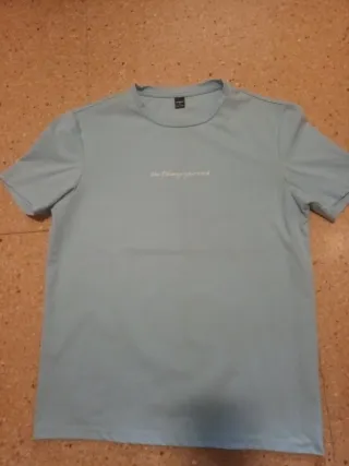 Camiseta azul