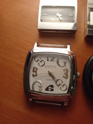 Lote 4 Relojes (Gucci, Swatch, D&G)