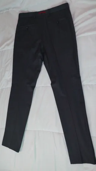 Traje Roy Robson Gris y Corbata Roja Calvin Klein