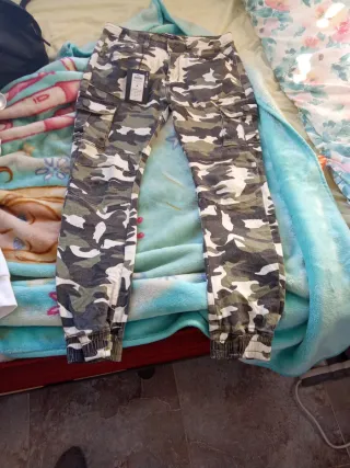 Vaqueros militares camuflaje