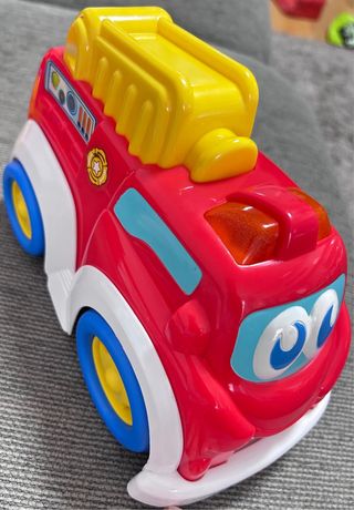 Coches de juguete con luces y sonidos