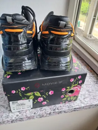 Sneakers donna nere e arancioni n. 40