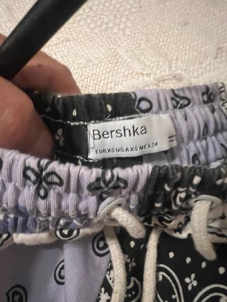 Pantaloni patchwork bandana viola e neri