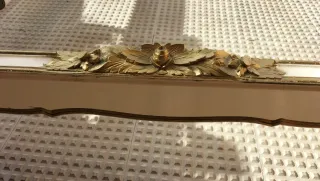 Cama antigua madera beige y oro