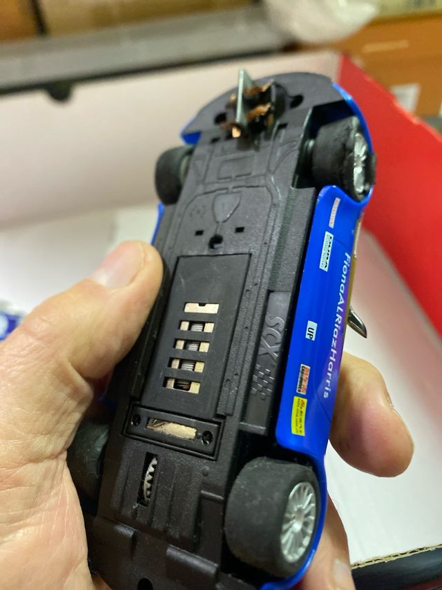 Lote 2 coches Scalextric Porsche con defectos