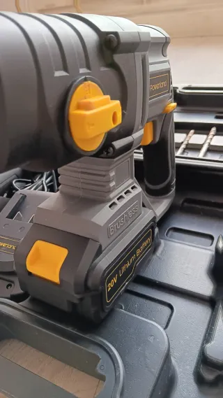 Taladro percutor Powerland 20V