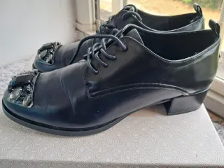 Scarpe donna eleganti con pietre