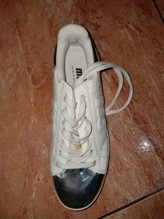 Sneakers Miu Miu bianche e argentate