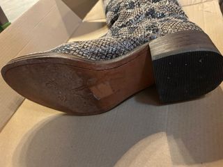 Botas piel serpiente talla 38