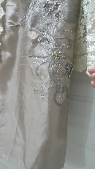 Completo elegante beige oro