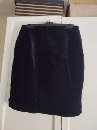 Falda negra de terciopelo