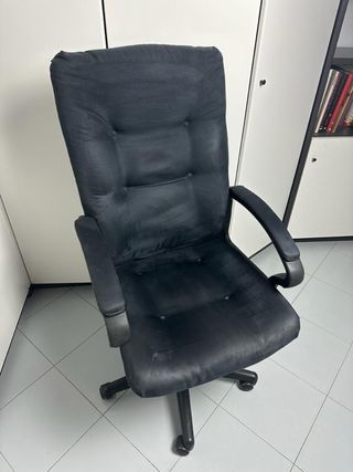 Sedia ufficio con rotelle in tessuto nero