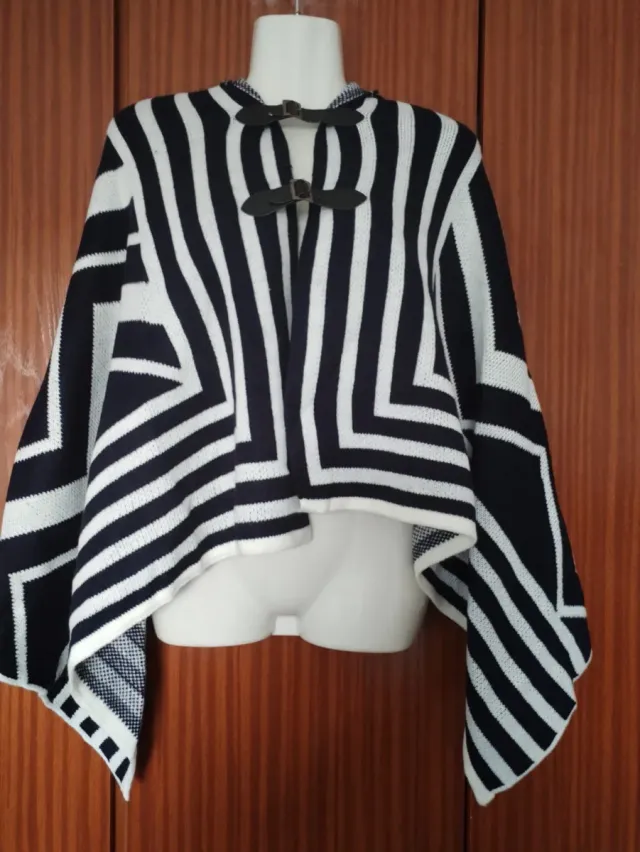 PONCHO MUEVO, TALLA ÚNICA