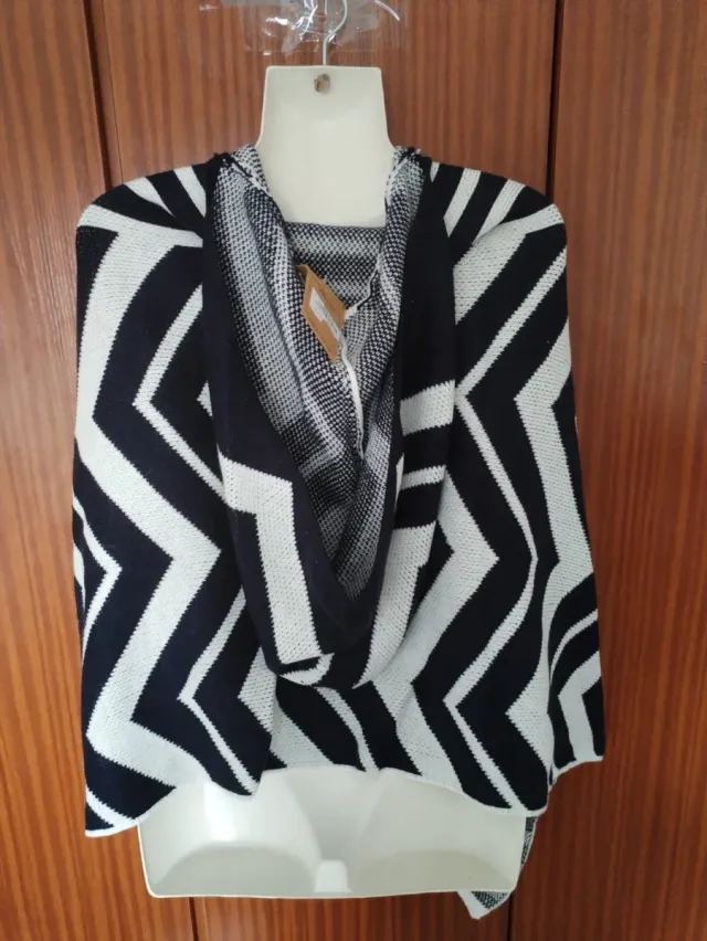 PONCHO MUEVO, TALLA ÚNICA